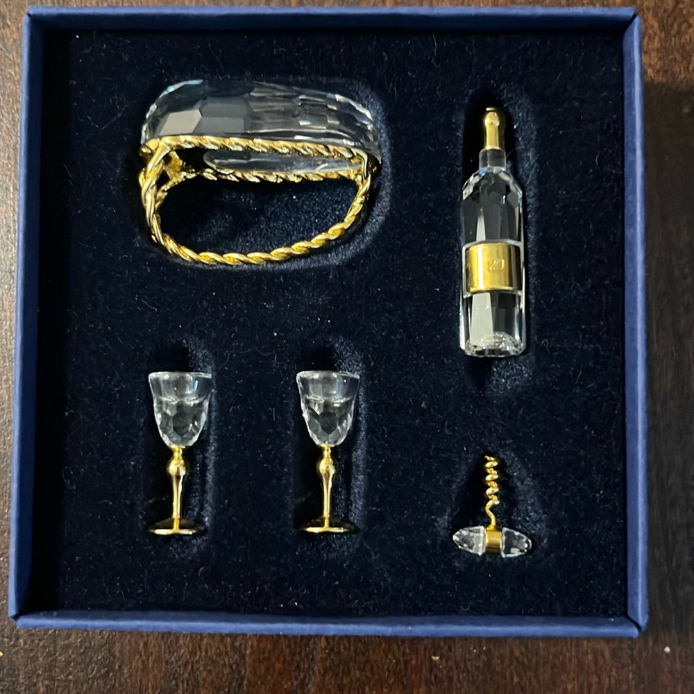 Swarovski- memories crystal 5 piece wine set